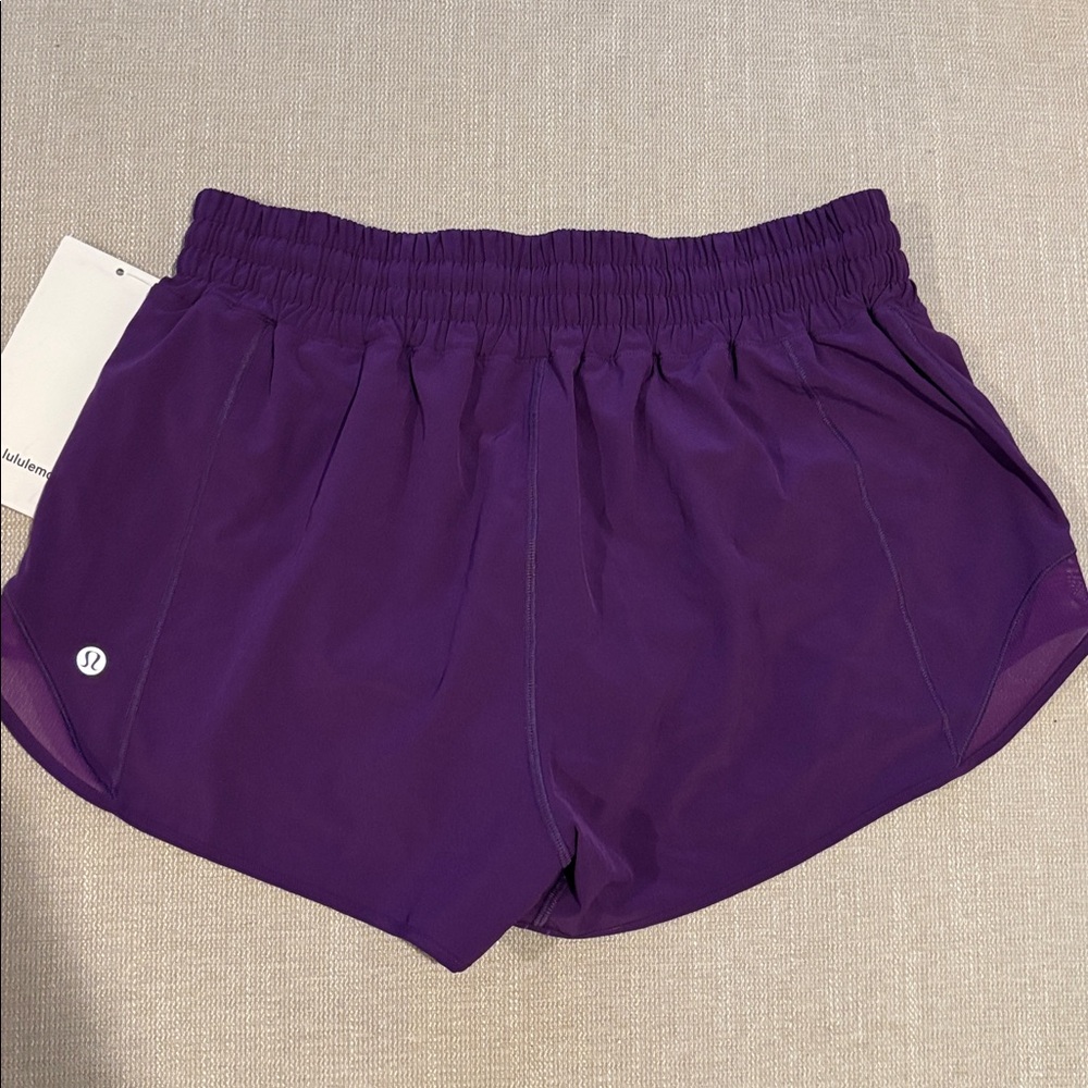 Lululemon Hotty Hot HR Short 2.5” Lined ✨ - Picture 2 of 2